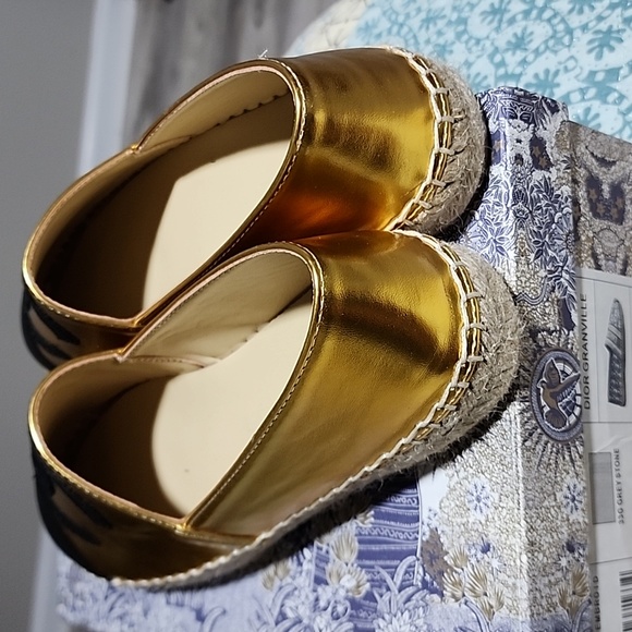 COPY - Ladies Slip on Shoes - Picture 2 of 5